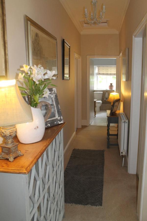 Roundhill Farmhouse Kelston ภายนอก รูปภาพ