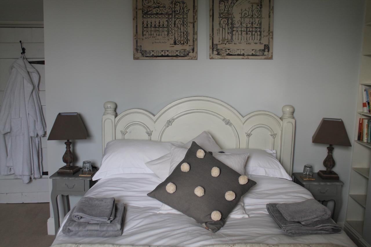 Roundhill Farmhouse Kelston ภายนอก รูปภาพ