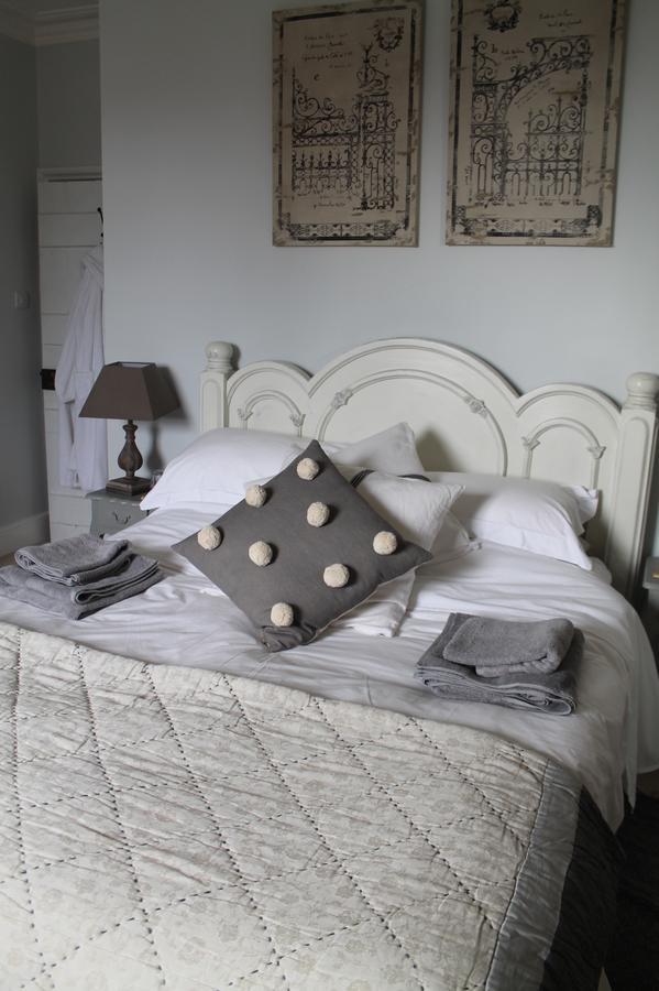Roundhill Farmhouse Kelston ภายนอก รูปภาพ